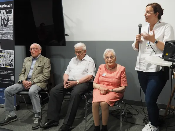 Mai 2023: Heimatpflegerin Christina Meinusch begrüßt die Gäste in Regensburg